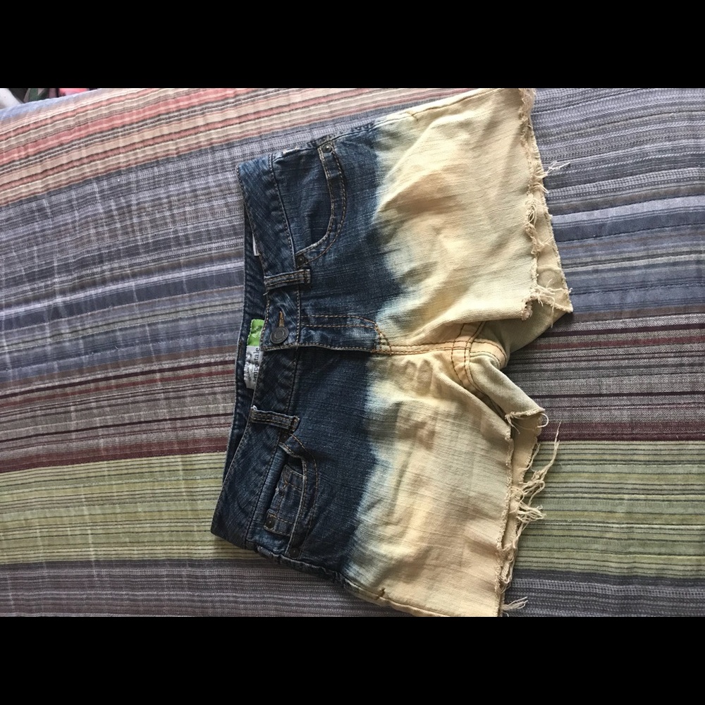 Bleached shorts
